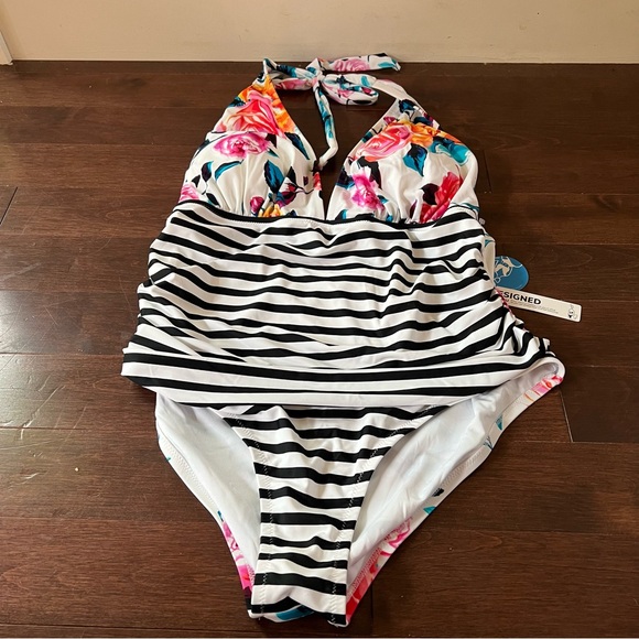 NWT Cupshe Bold Floral & Stripe Plus Size Halter One Piece Swimsuit. Size 2X - Picture 5 of 7
